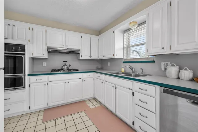 Photo 6 — 625 SW 9th Street, Moore, OK 73160