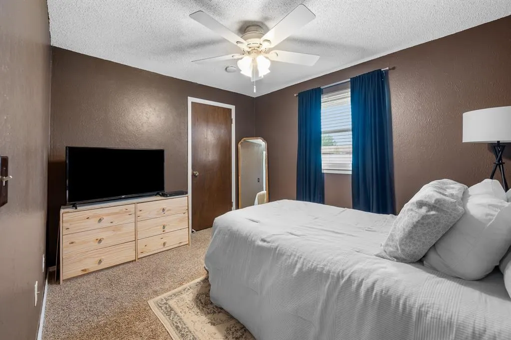 Photo 8 — 625 SW 9th Street, Moore, OK 73160