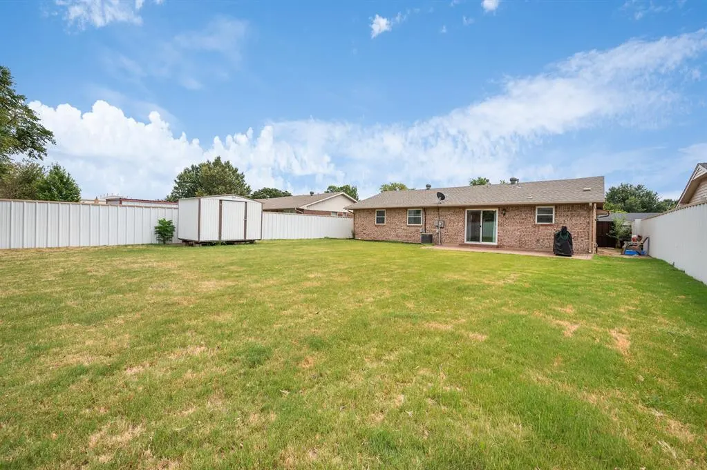 Photo 16 — 625 SW 9th Street, Moore, OK 73160