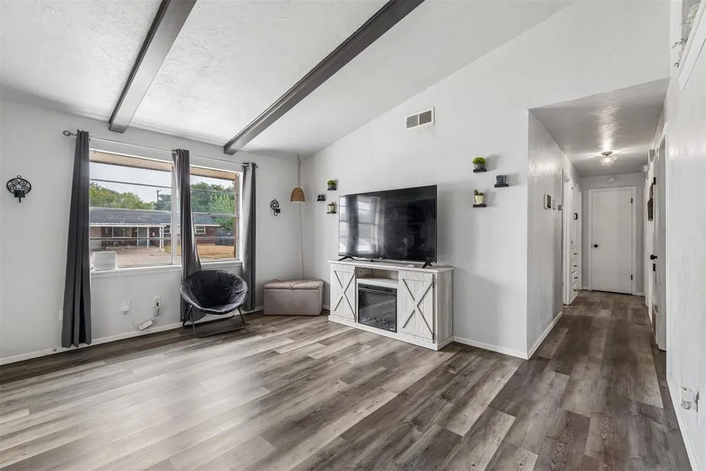 Photo 6 — 3024 Neighbors Lane, Oklahoma City, OK 73115
