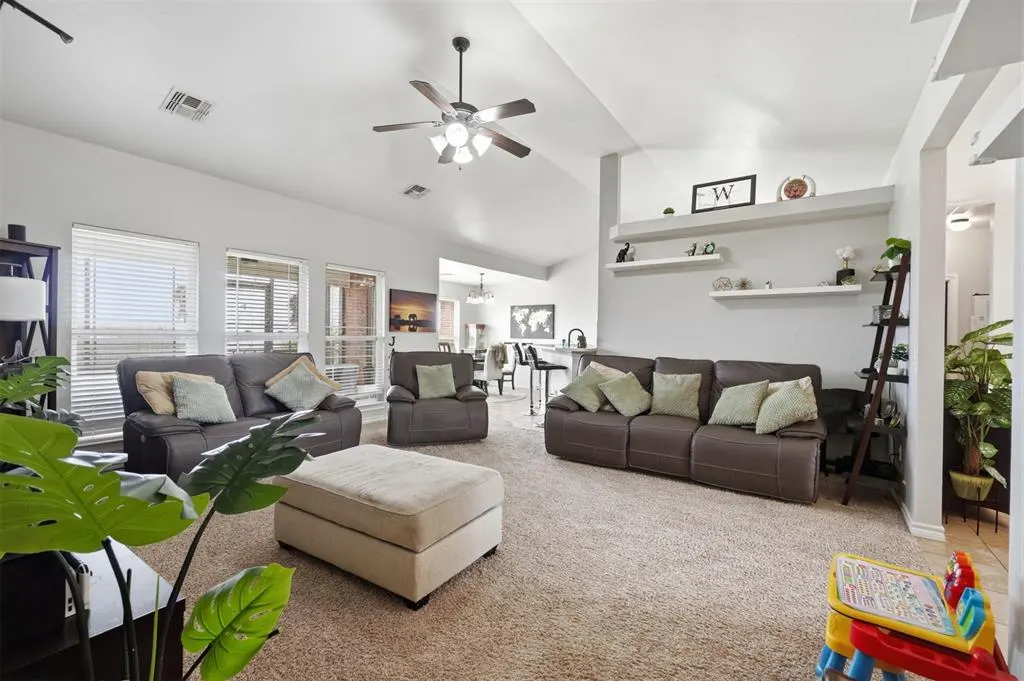 Photo 3 — 1804 Cougar Circle, Altus, OK 73521