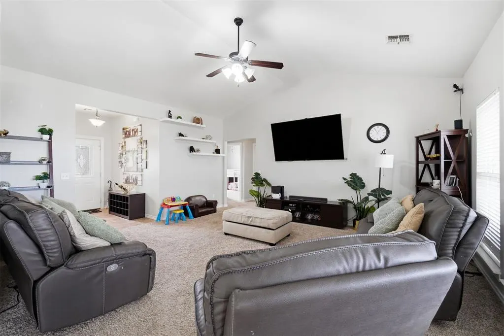 Photo 4 — 1804 Cougar Circle, Altus, OK 73521