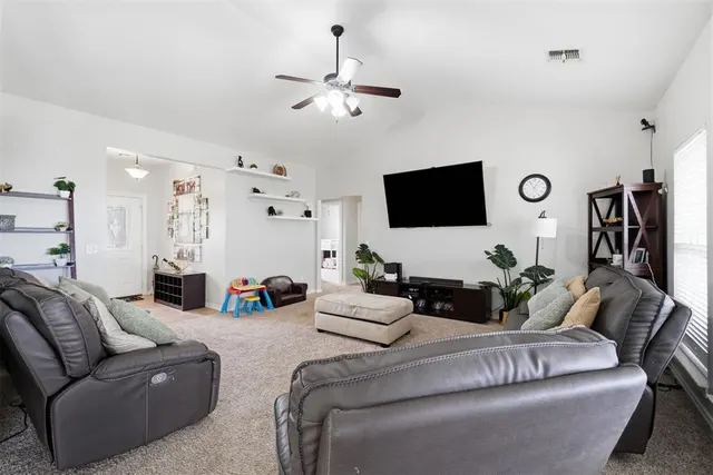 Photo 4 — 1804 Cougar Circle, Altus, OK 73521