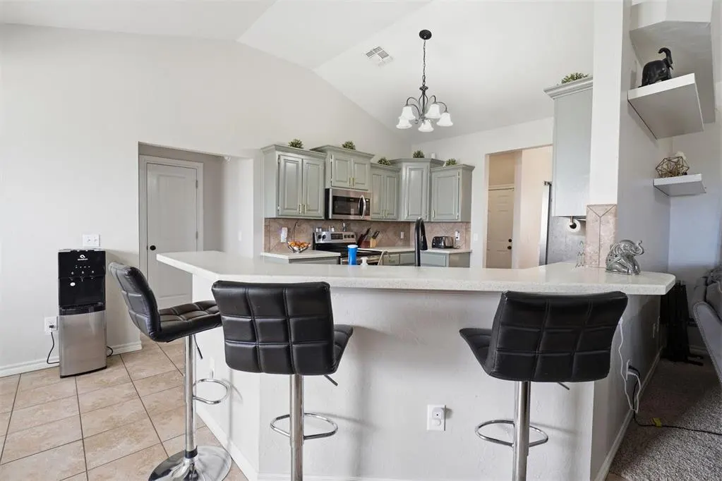 Photo 6 — 1804 Cougar Circle, Altus, OK 73521