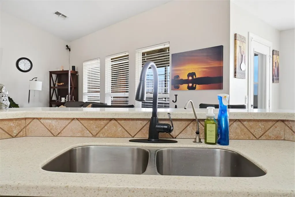 Photo 12 — 1804 Cougar Circle, Altus, OK 73521