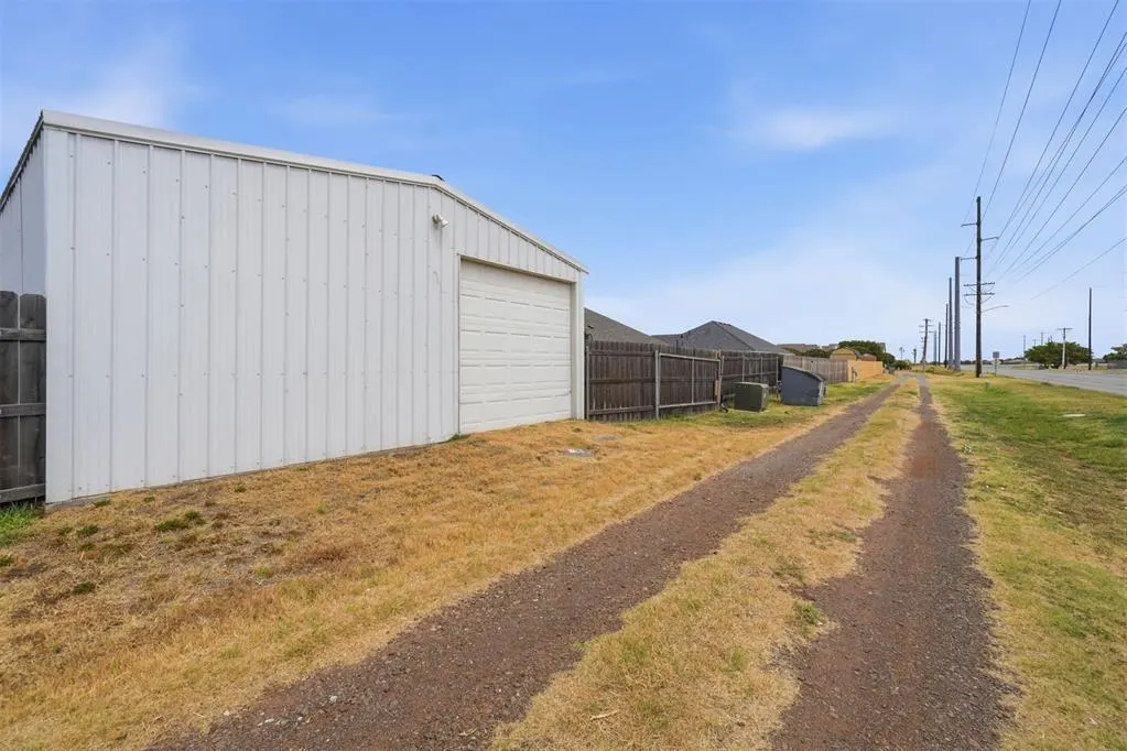 Photo 39 — 1804 Cougar Circle, Altus, OK 73521
