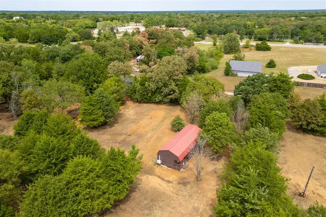 Photo 3 — 118 N Hurst Lane, Tecumseh, OK 74873