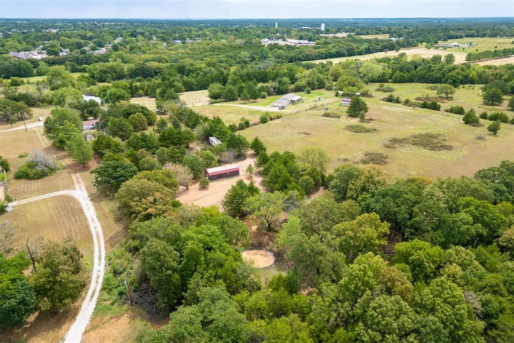 Photo 6 — 118 N Hurst Lane, Tecumseh, OK 74873