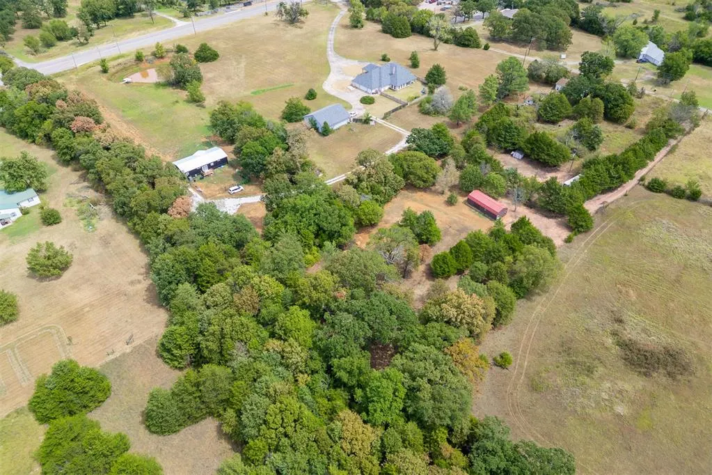 Photo 11 — 118 N Hurst Lane, Tecumseh, OK 74873