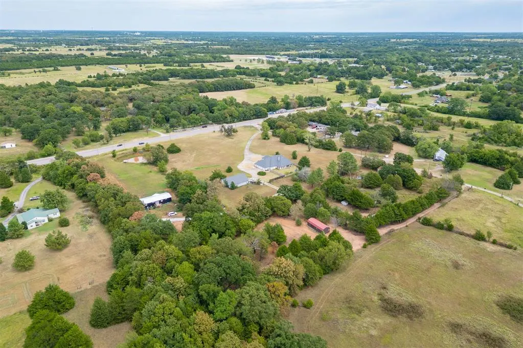 Photo 14 — 118 N Hurst Lane, Tecumseh, OK 74873