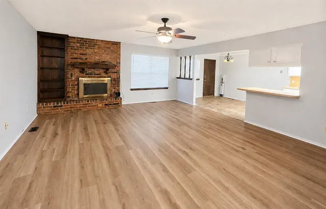 Photo 2 — 10444 Fairfax Lane, Yukon, OK 73099