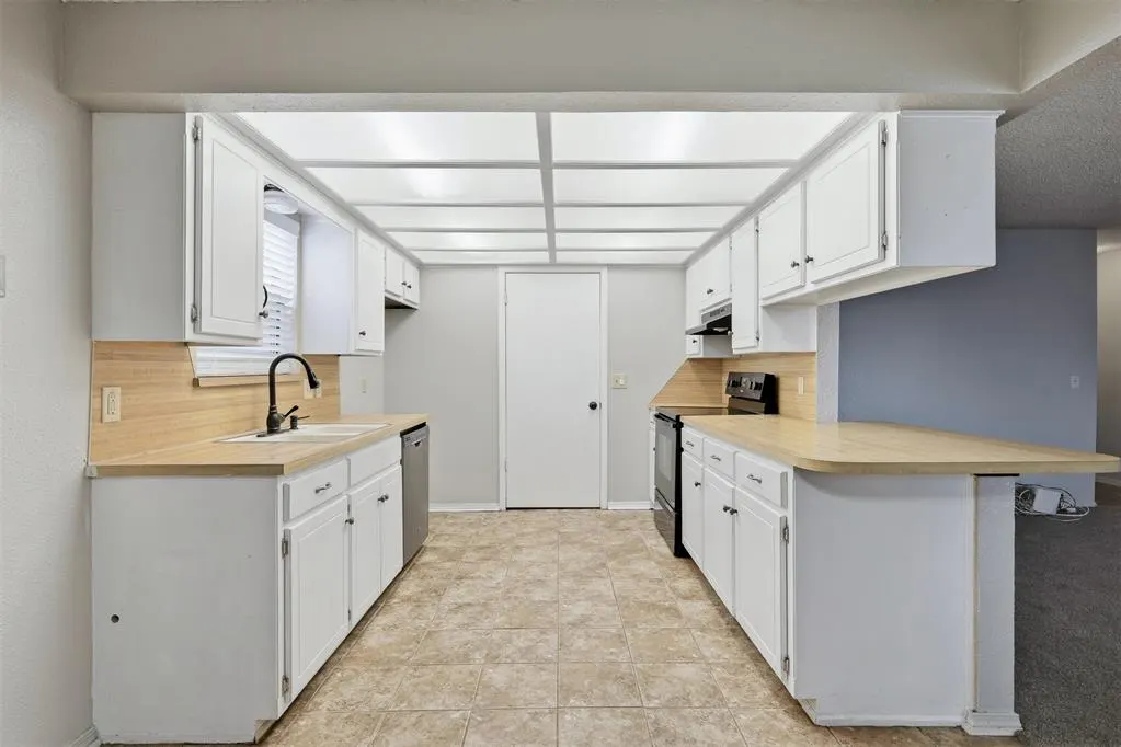 Photo 4 — 10444 Fairfax Lane, Yukon, OK 73099