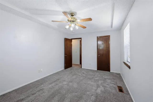 Photo 7 — 10444 Fairfax Lane, Yukon, OK 73099