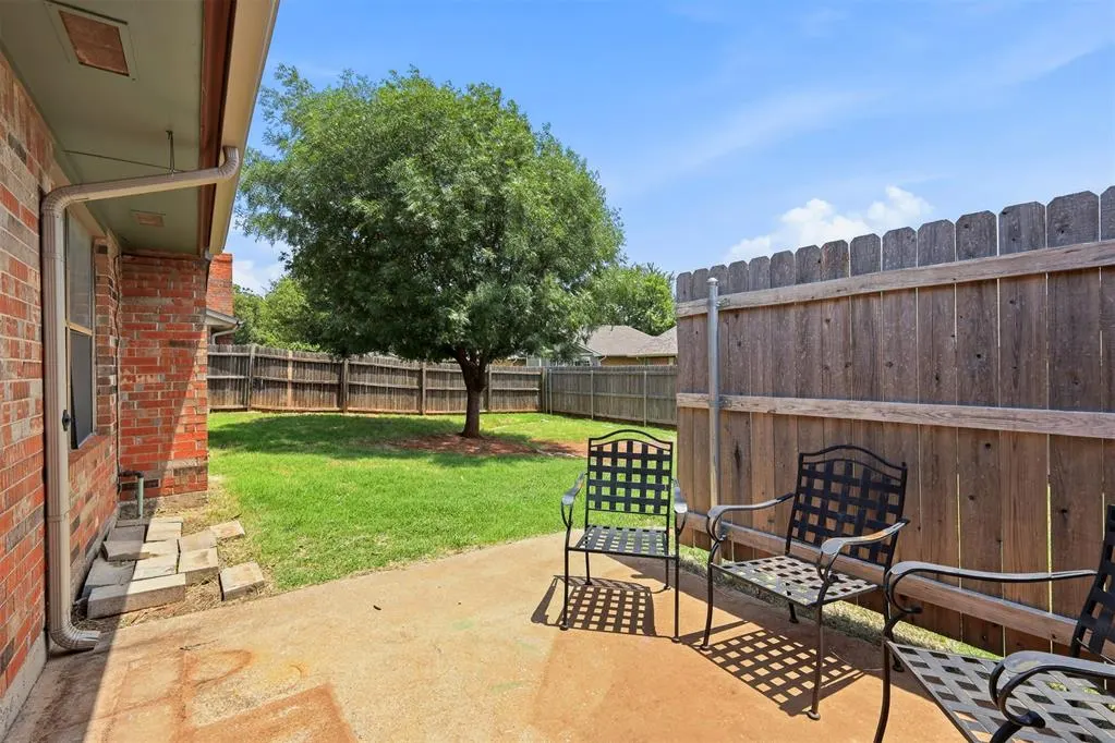 Photo 11 — 10444 Fairfax Lane, Yukon, OK 73099