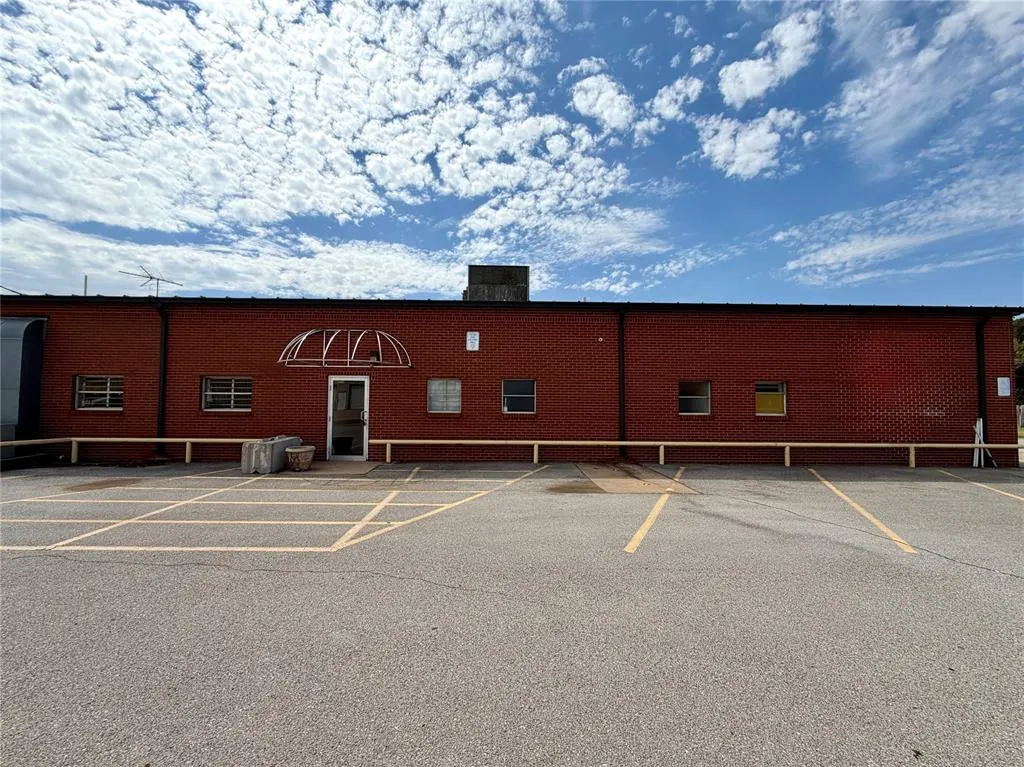 Front exterior — 301 S 2nd Street, Chickasha, OK 73018