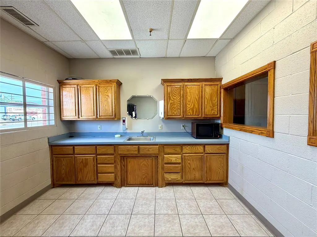 Photo 14 — 301 S 2nd Street, Chickasha, OK 73018