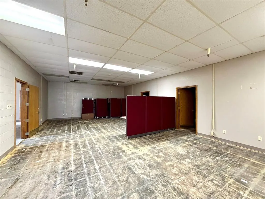 Photo 39 — 301 S 2nd Street, Chickasha, OK 73018