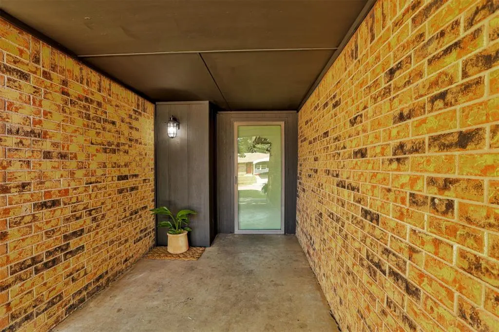 Front exterior — 612 W Perry Drive, Mustang, OK 73064