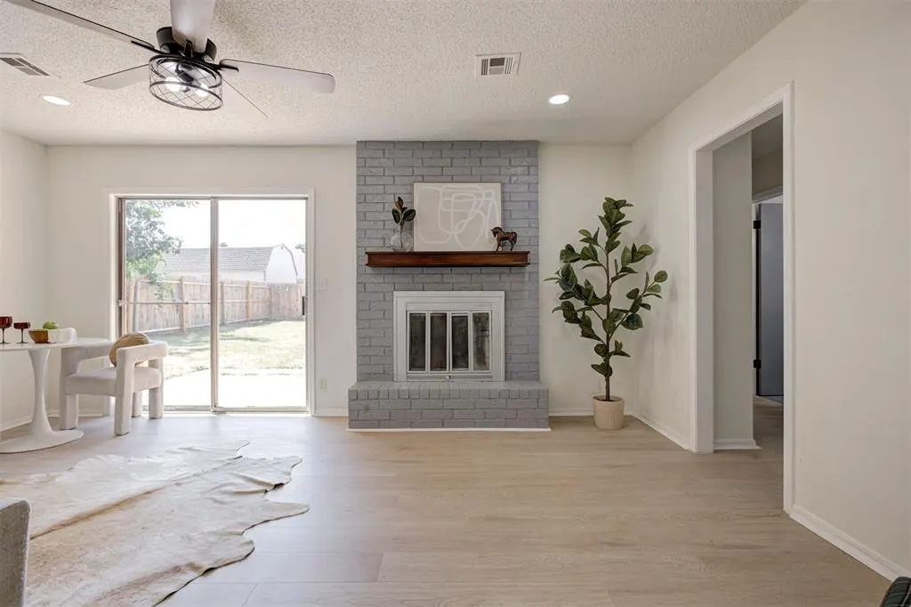 Photo 3 — 612 W Perry Drive, Mustang, OK 73064