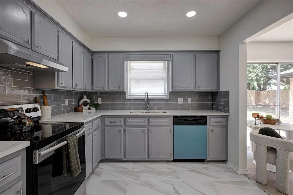 Photo 7 — 612 W Perry Drive, Mustang, OK 73064