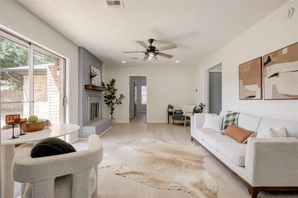 Photo 11 — 612 W Perry Drive, Mustang, OK 73064