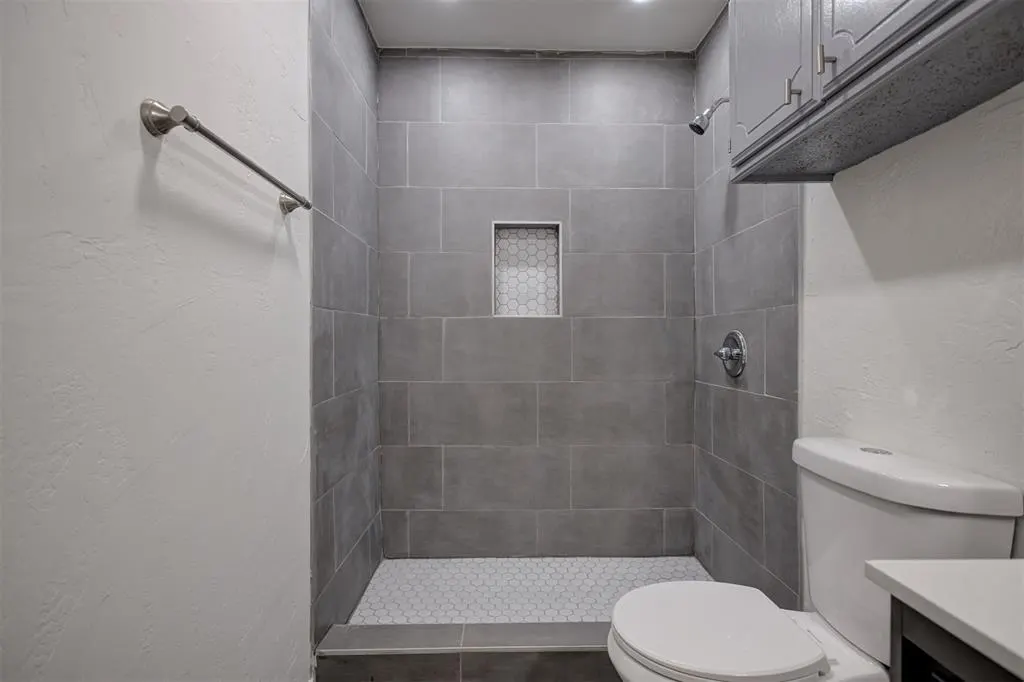 Photo 21 — 612 W Perry Drive, Mustang, OK 73064