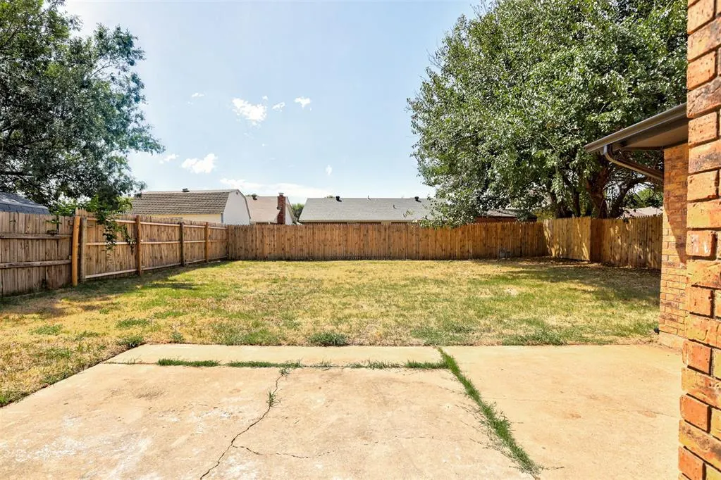 Photo 28 — 612 W Perry Drive, Mustang, OK 73064