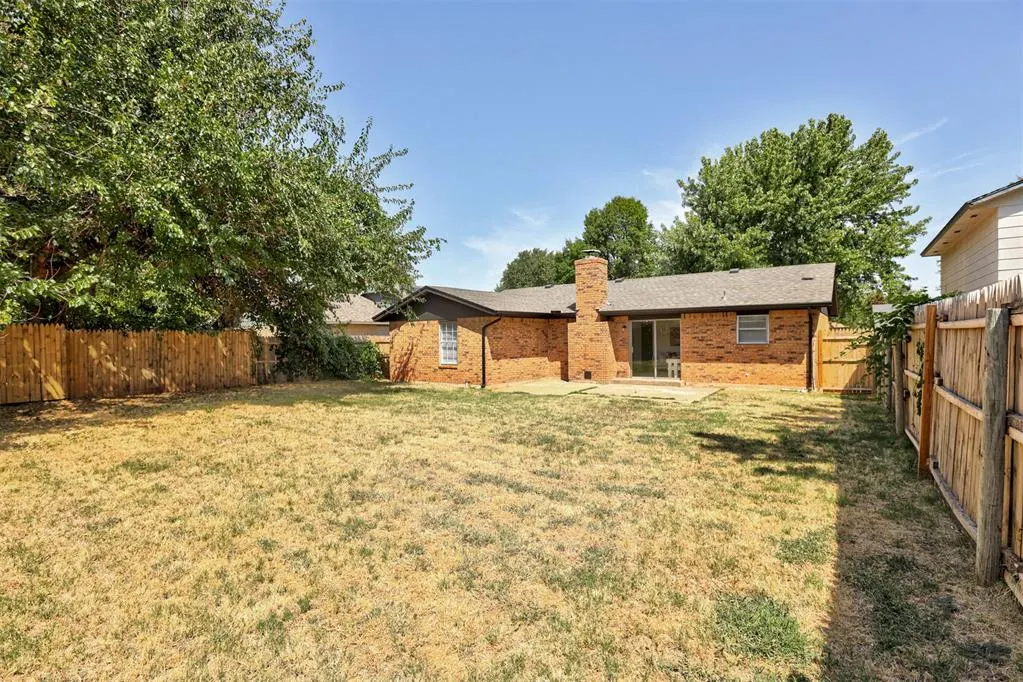 Photo 30 — 612 W Perry Drive, Mustang, OK 73064