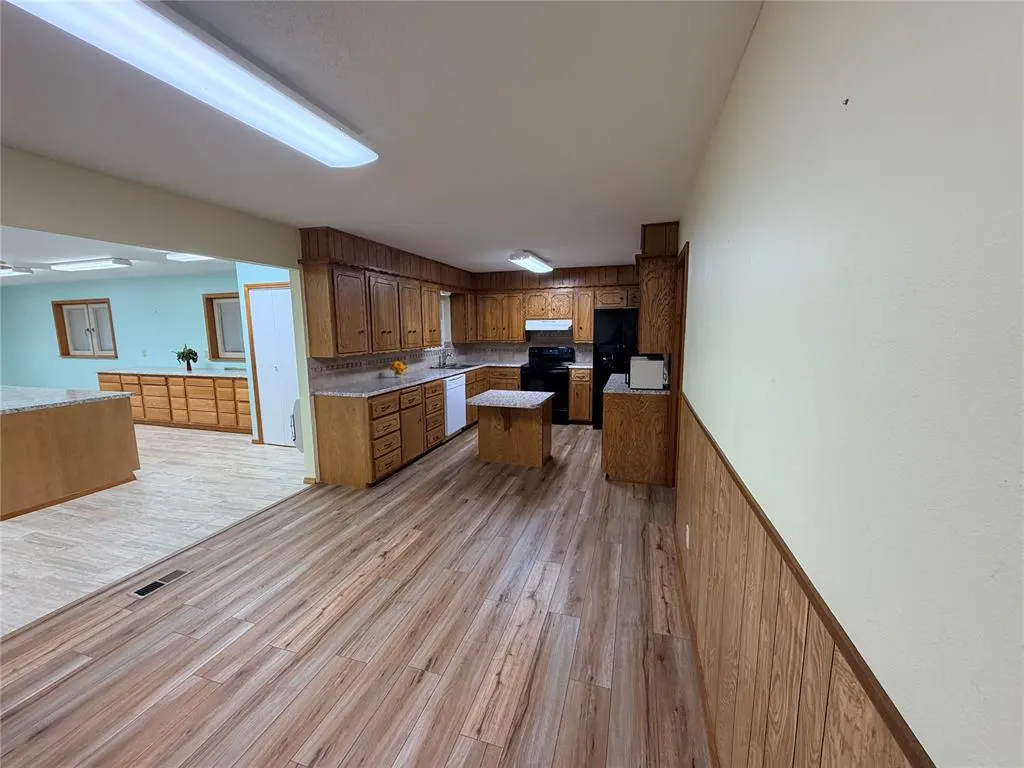Photo 8 — 406 N Armor Avenue, Canton, OK 73724