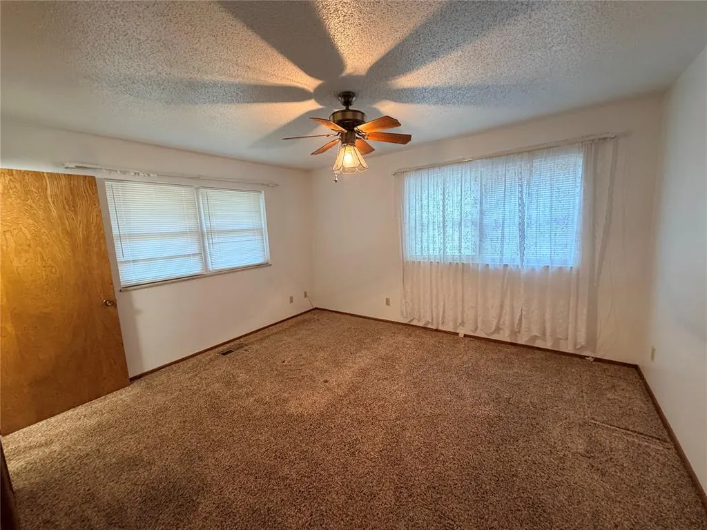Photo 14 — 406 N Armor Avenue, Canton, OK 73724