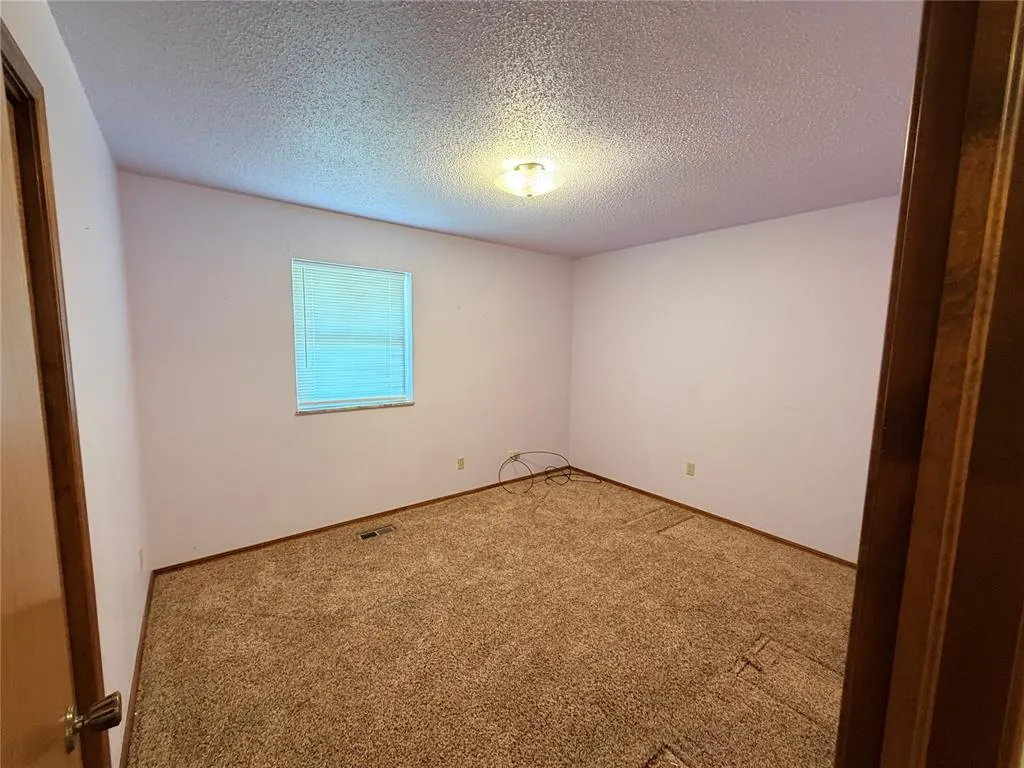 Photo 20 — 406 N Armor Avenue, Canton, OK 73724