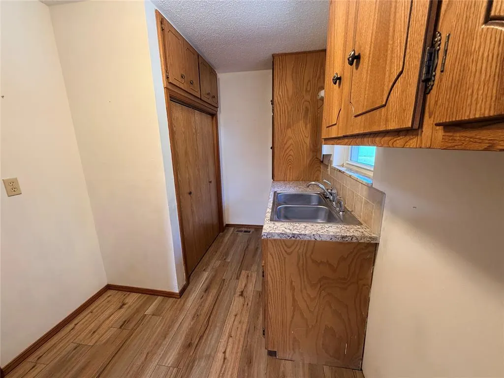 Photo 24 — 406 N Armor Avenue, Canton, OK 73724