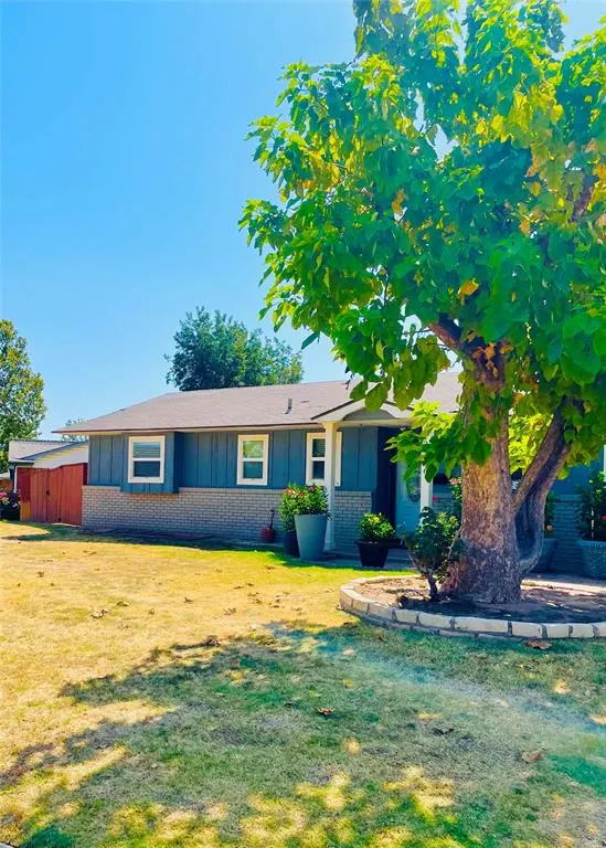 Photo 2 — 2216 N Mueller Avenue, Bethany, OK 73008