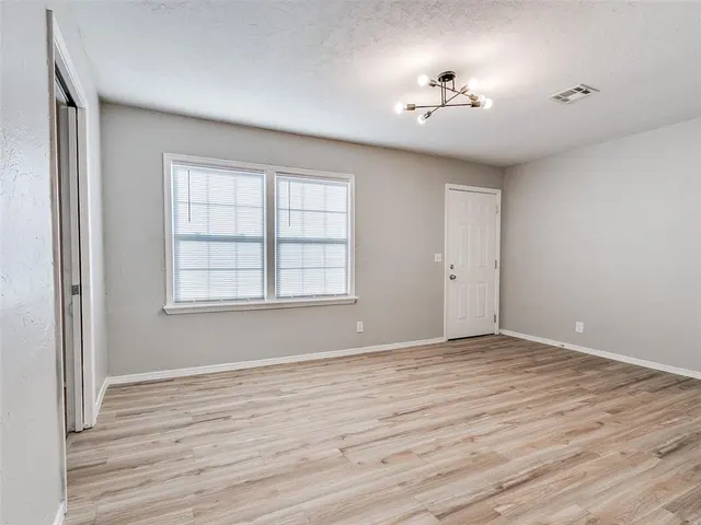 Photo 6 — 1106 Jet Drive, Midwest City, OK 73110