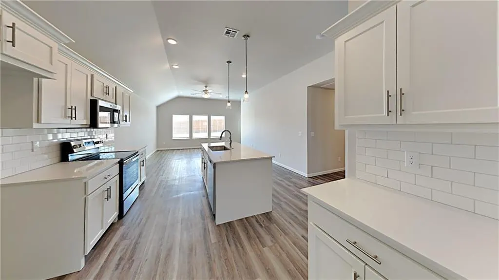 Photo 6 — 489 Hardesty Drive, Shawnee, OK 74804