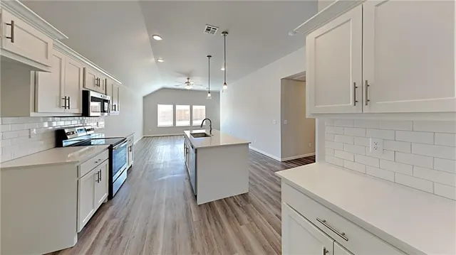 Photo 6 — 489 Hardesty Drive, Shawnee, OK 74804