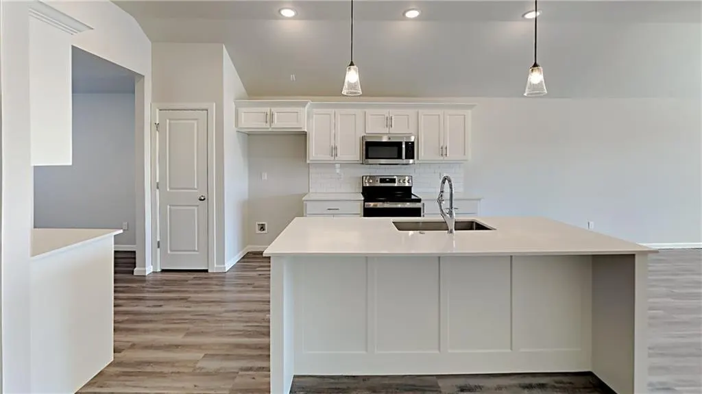 Photo 7 — 489 Hardesty Drive, Shawnee, OK 74804