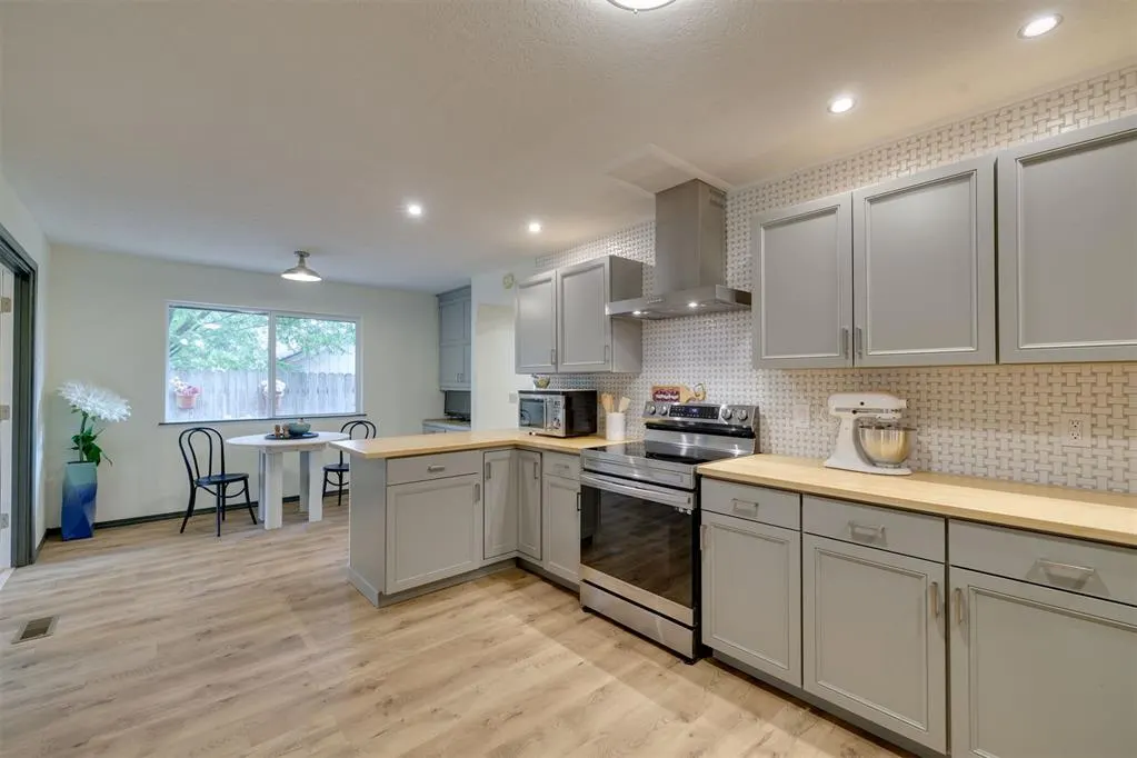 Photo 10 — 2600 N Valley Brook Drive, Edmond, OK 73034