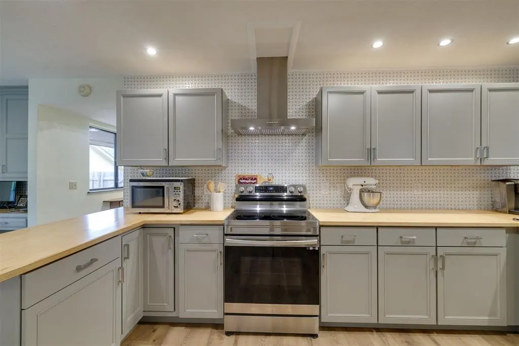 Photo 11 — 2600 N Valley Brook Drive, Edmond, OK 73034