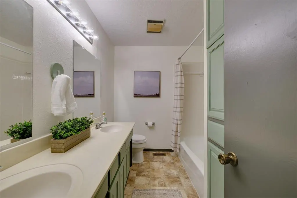 Photo 32 — 2600 N Valley Brook Drive, Edmond, OK 73034
