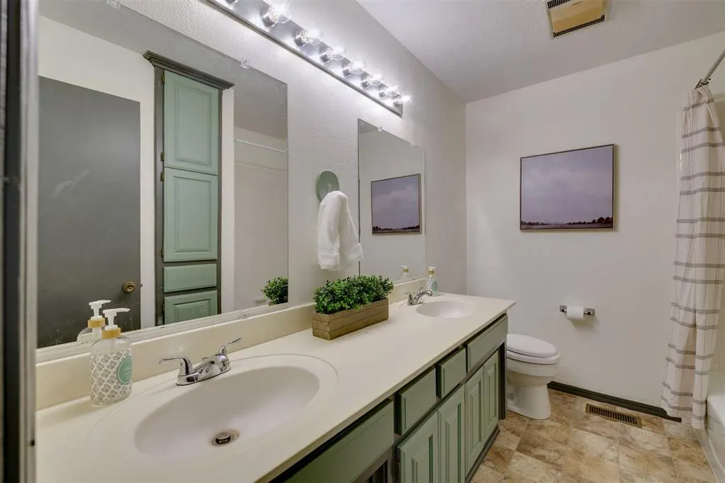 Photo 33 — 2600 N Valley Brook Drive, Edmond, OK 73034