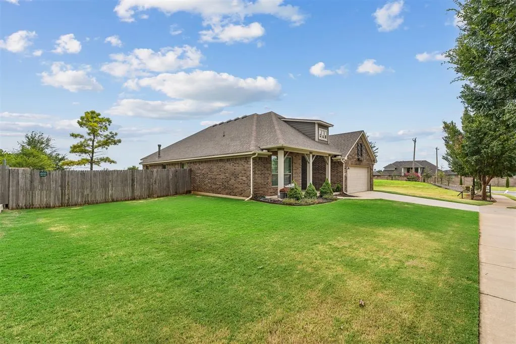 Photo 2 — 1640 SW 159th Street, Oklahoma City, OK 73170