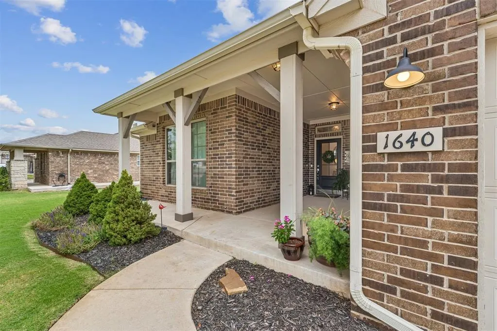 Photo 3 — 1640 SW 159th Street, Oklahoma City, OK 73170