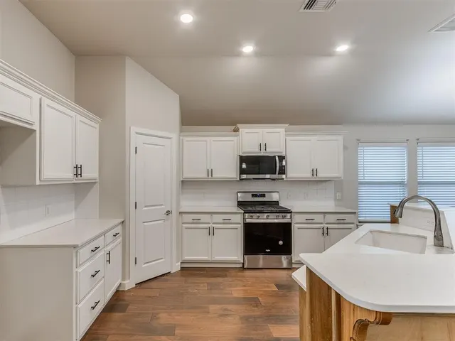 Photo 5 — 10317 NW 34th Terrace, Yukon, OK 73099