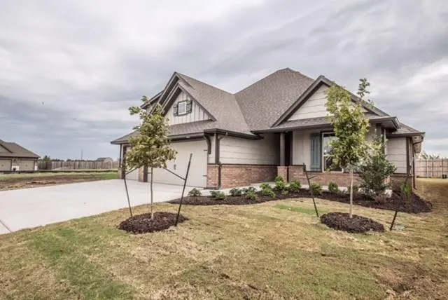 Photo 2 — 5504 Shiloh Drive, Oklahoma City, OK 73179