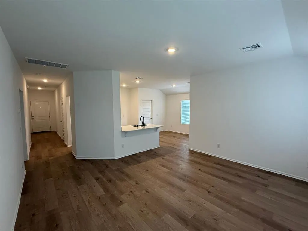Photo 4 — 644 SW 11th Street, Newcastle, OK 73065