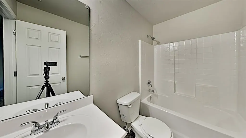 Photo 13 — 4332 Siena Ridge Boulevard, Oklahoma City, OK 73179