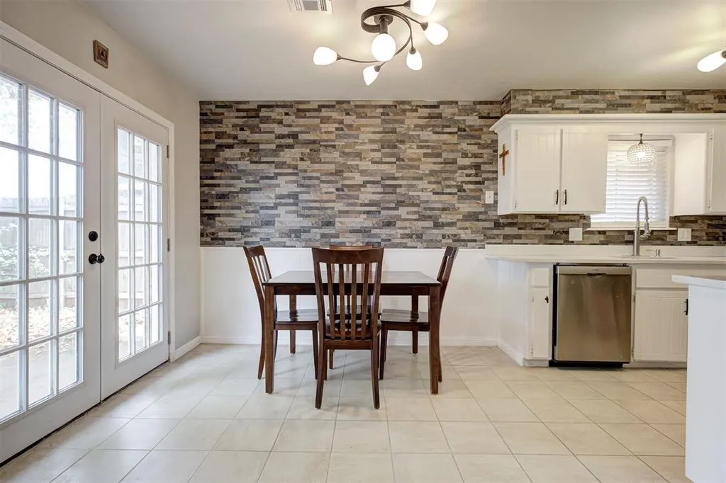 Photo 7 — 819 Hawthorne Place, Edmond, OK 73003