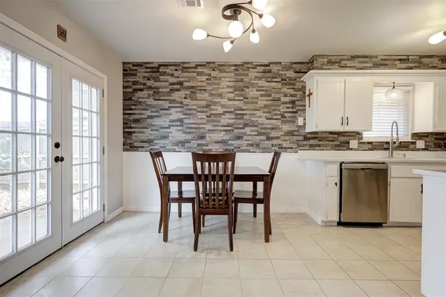 Photo 7 — 819 Hawthorne Place, Edmond, OK 73003