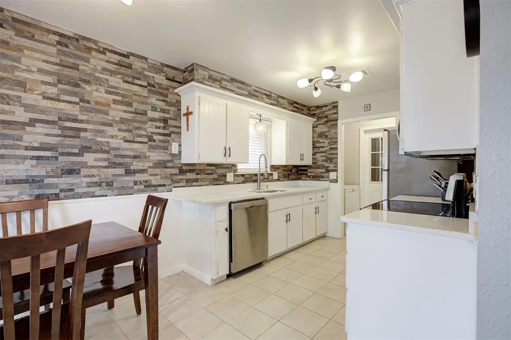 Photo 8 — 819 Hawthorne Place, Edmond, OK 73003